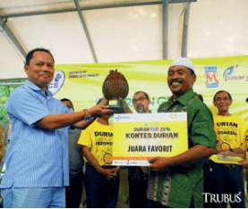 penyerahan hadiah lomba kontes durian penyerahan hadiah lomba kontes durian